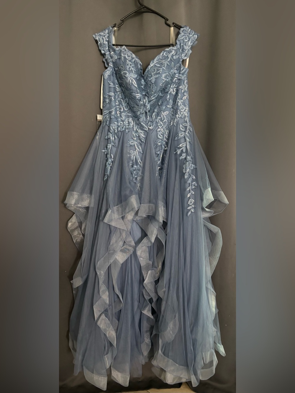 JJs House- Ball-Gown/Princess Off-the-Shoulder Size 12
